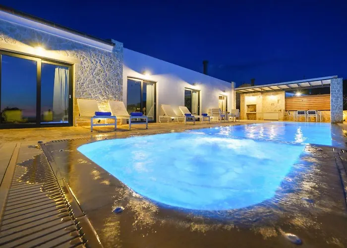 Villa Lithari Luxury